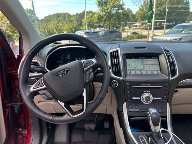 Used 2018 Ford Edge Titanium w/ Equipment Group 301A FWD image 8