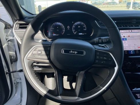 Used 2024 Jeep Grand Cherokee L Limited image 14