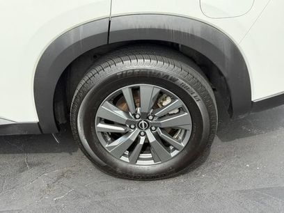 Used 2024 Nissan Pathfinder SV