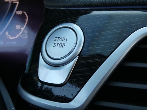 Used 2022 BMW 745e xDrive image 61