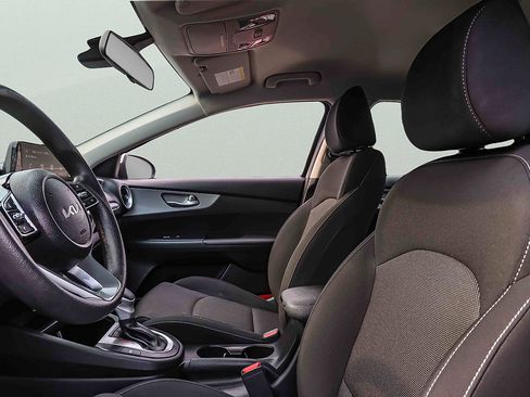 Certified 2023 Kia Forte LXS w/ LXS Technology Package FWD image 9