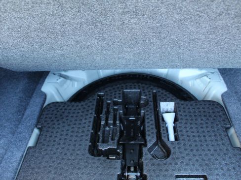 Used 2018 Honda Accord LX image 29