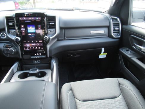 New 2026 RAM 1500 Big Horn AWD/4WD image 14