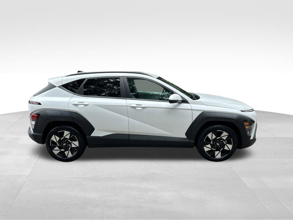 Used 2025 Hyundai Kona SEL FWD image 7