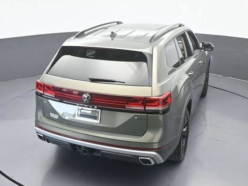 Used 2024 Volkswagen Atlas Peak Edition SE AWD/4WD image 53