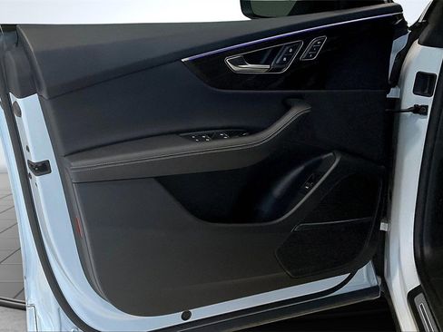 Used 2023 Audi Q8 Premium Plus w/ Premium Plus Package image 23