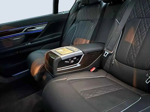 Used 2022 BMW 740i 740i Sedan 4D image 15