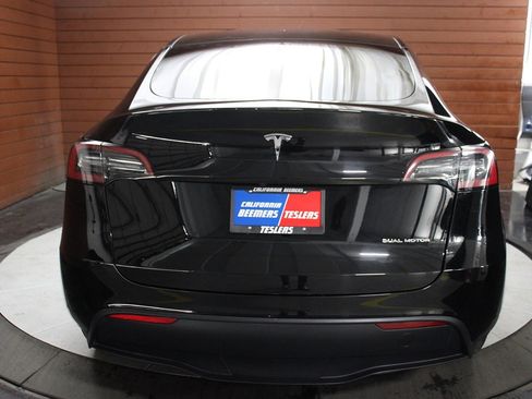 Used 2023 Tesla Model Y Long Range image 52