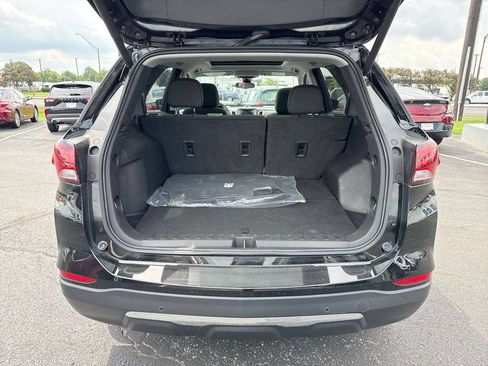 Used 2023 Chevrolet Equinox LT AWD/4WD image 24