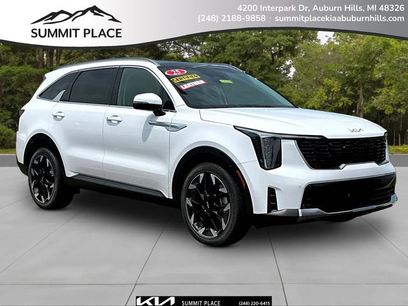 Certified 2025 Kia Sorento EX w/ Panoramic Sunroof Package