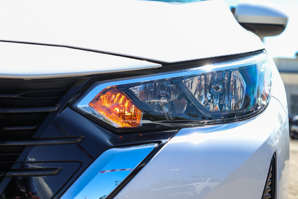 Certified 2025 Nissan Sentra SV FWD image 4
