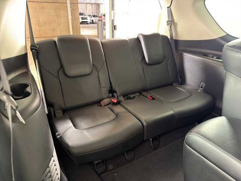 Used 2017 INFINITI QX80 4WD w/ Driver Assistance Package image 13