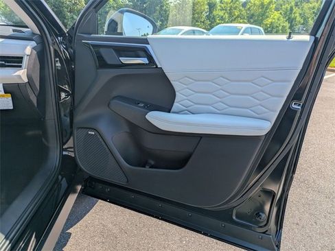 New 2025 Mitsubishi Outlander SEL image 30
