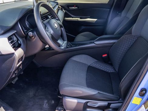 Used 2020 Toyota C-HR LE image 18