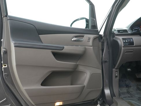 Used 2016 Honda Odyssey Touring image 21
