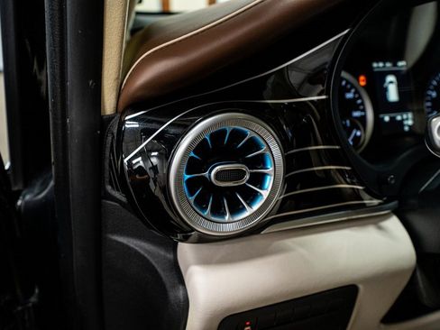 Used 2020 Mercedes-Benz Metris Passenger image 31