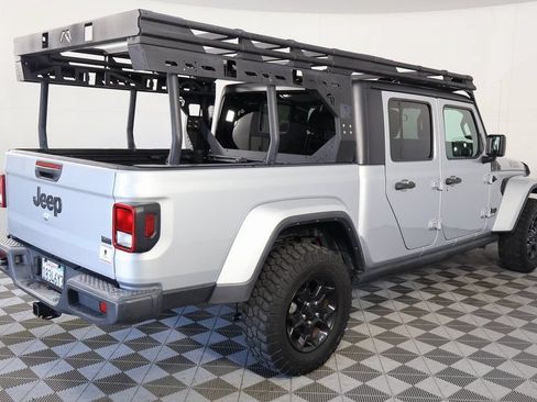 Used 2023 Jeep Gladiator Sport AWD/4WD image 4