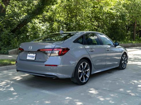 Certified 2025 Honda Civic Sport Touring image 9