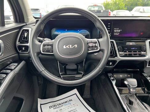 Certified 2023 Kia Sorento SX AWD/4WD image 16