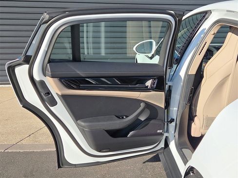 New 2026 Porsche Panamera 4 image 17