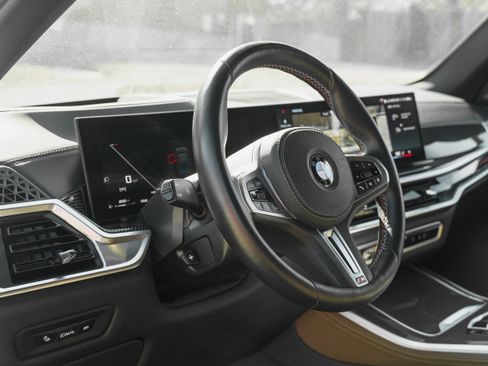 Used 2026 BMW X5 M60i image 9