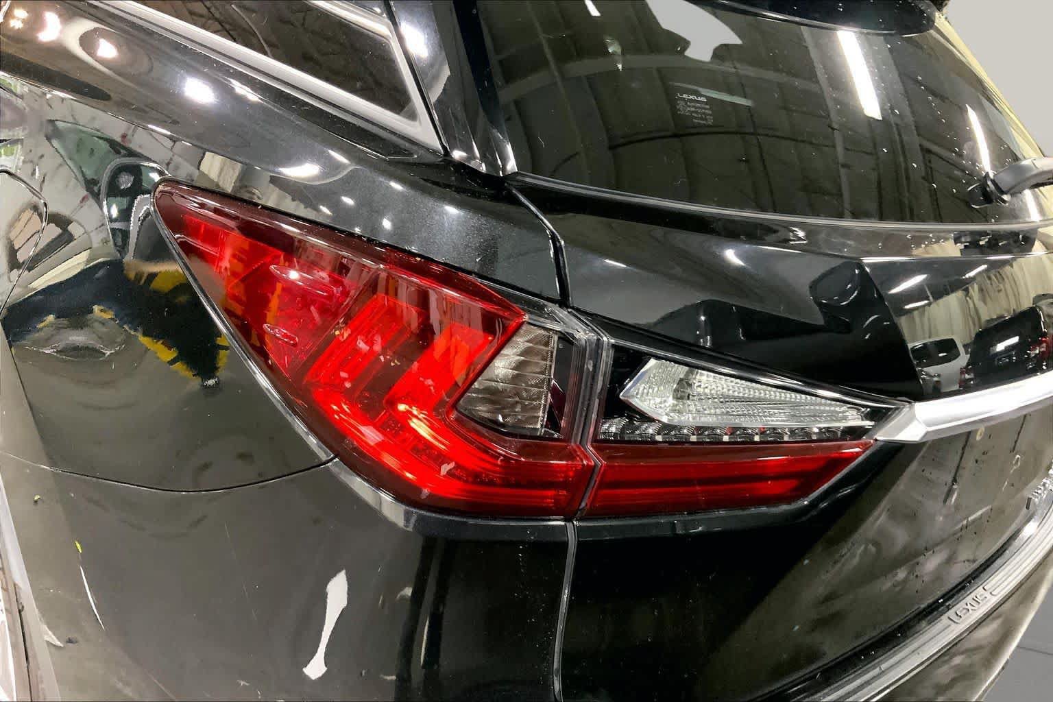 Used 2018 Lexus RX 450hL Premium w/ Premium Package AWD/4WD image 29
