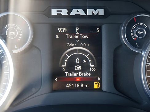 Used 2024 RAM 2500 Big Horn image 20