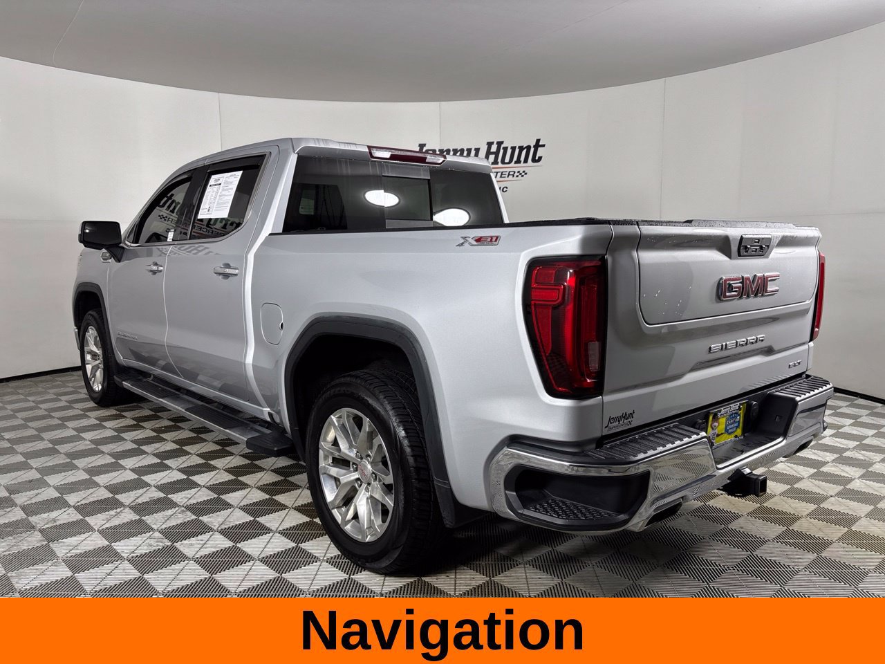 Used 2019 GMC Sierra 1500 SLT w/ SLT Premium Package AWD/4WD image 8