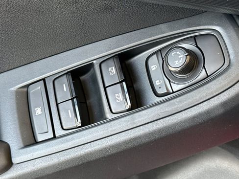 Certified 2025 Subaru Crosstrek 2.0i AWD/4WD image 13