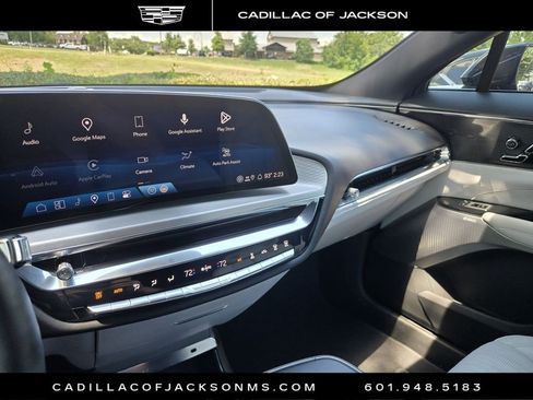 Certified 2024 Cadillac Lyriq Luxury AWD/4WD image 13