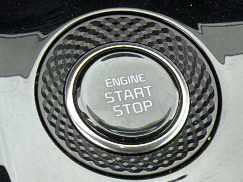 Used 2024 Kia Niro SX Touring image 17