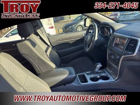 Used 2018 Jeep Grand Cherokee Laredo image 35