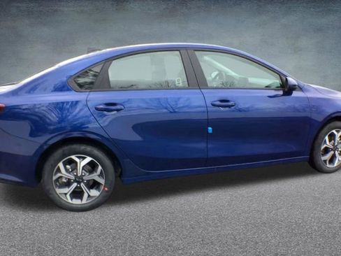 Used 2021 Kia Forte LXS FWD image 24