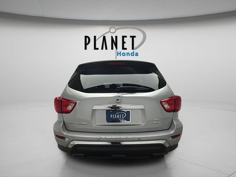 Used 2018 Nissan Pathfinder SV AWD/4WD image 7