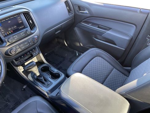 Used 2019 Chevrolet Colorado Z71 AWD/4WD image 14