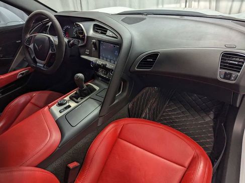 Used 2017 Chevrolet Corvette Stingray Coupe image 9