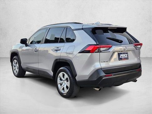 Used 2020 Toyota RAV4 LE image 8