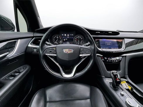 Used 2022 Cadillac XT6 Premium Luxury w/ Technology Package image 11