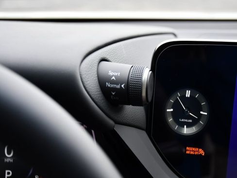 New 2025 Lexus ES 350 w/ Premium Package image 15