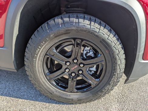 Used 2023 GMC Acadia AT4 w/ Preferred Package image 12