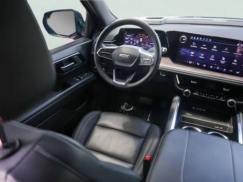 Used 2025 Chevrolet Tahoe Z71 AWD/4WD image 28