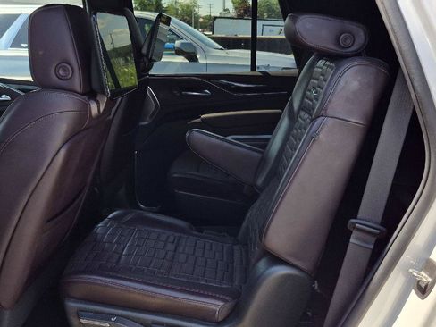 Used 2021 Cadillac Escalade Sport Platinum AWD/4WD image 7