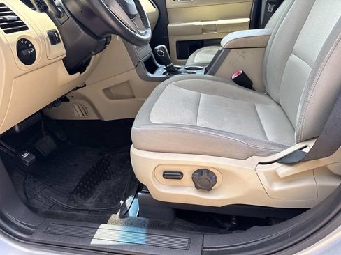 Used 2014 Ford Flex SE FWD image 17