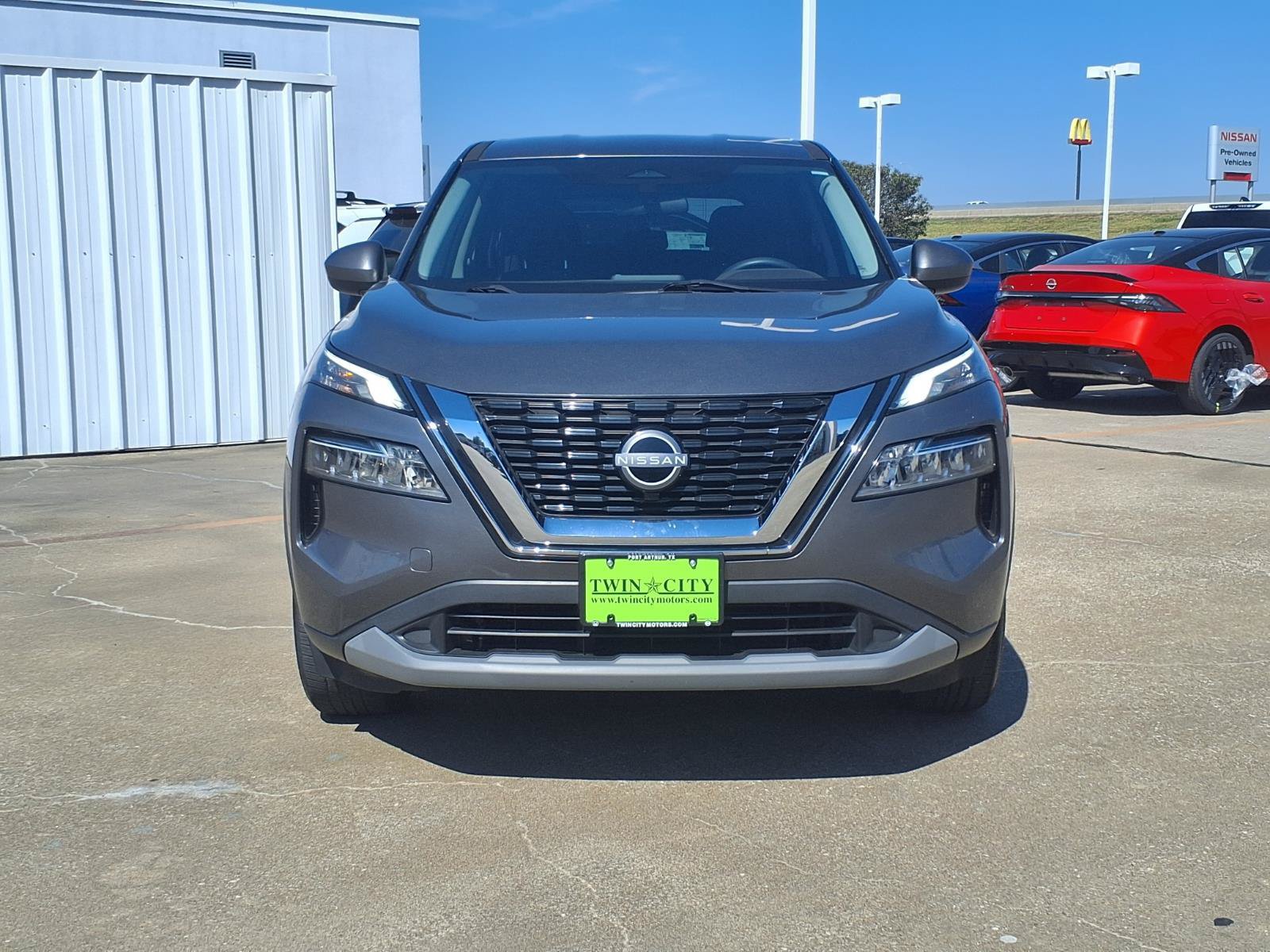 Used 2023 Nissan Rogue SV FWD image 5