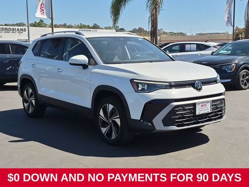 Used 2025 Volkswagen Taos SE AWD/4WD image 3
