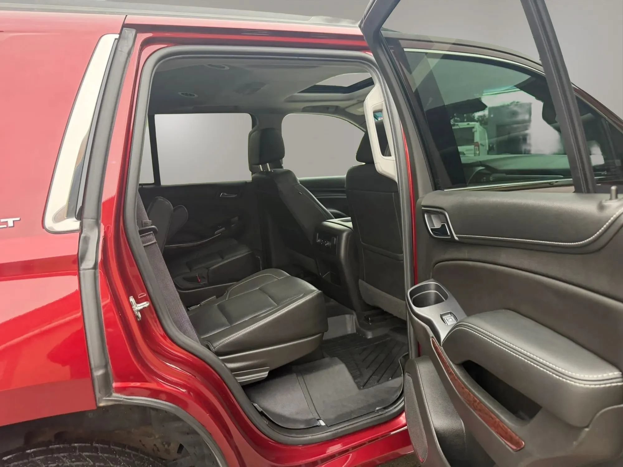 Used 2017 GMC Yukon SLT w/ Premium Edition AWD/4WD image 29