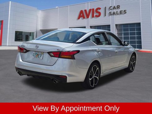 Used 2025 Nissan Altima 2.5 SR FWD image 6