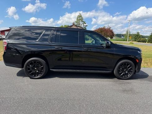 Used 2022 Chevrolet Suburban LT w/ Luxury Package AWD/4WD image 7