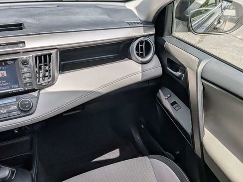 Used 2016 Toyota RAV4 XLE FWD image 19