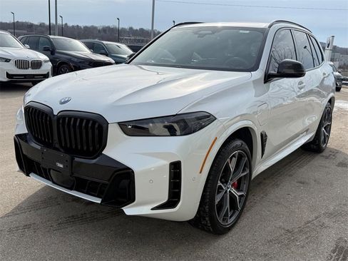 Used 2025 BMW X5 xDrive50e w/ Executive Package image 8